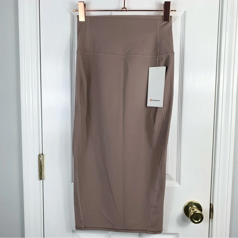 Lululemon Nulu Slim-Fit High-Rise Skirt Size 4